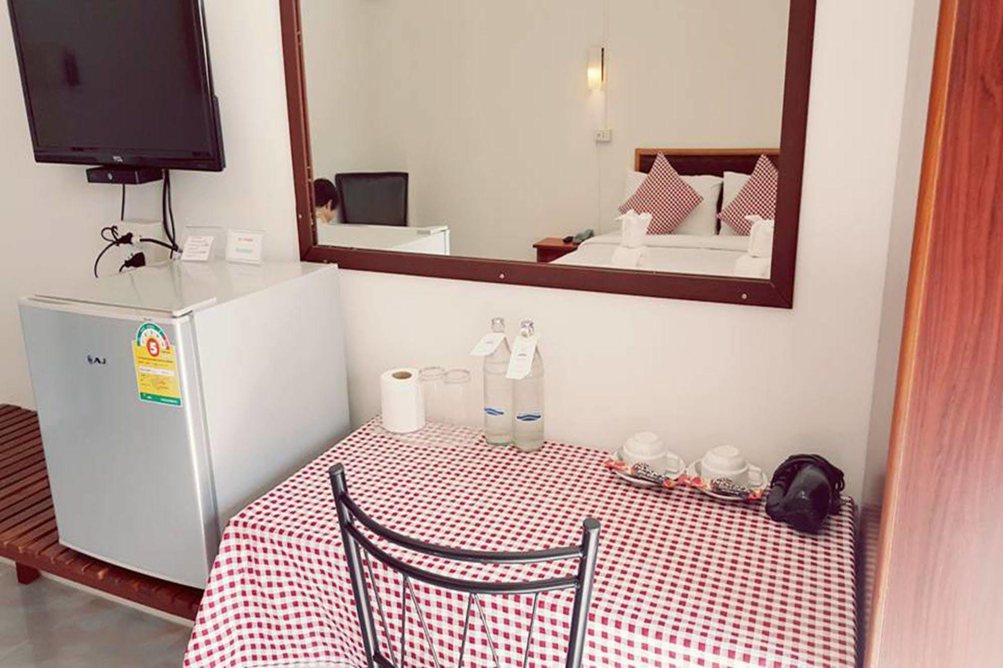 Hotel De Ratt Phuket Eksteriør bilde