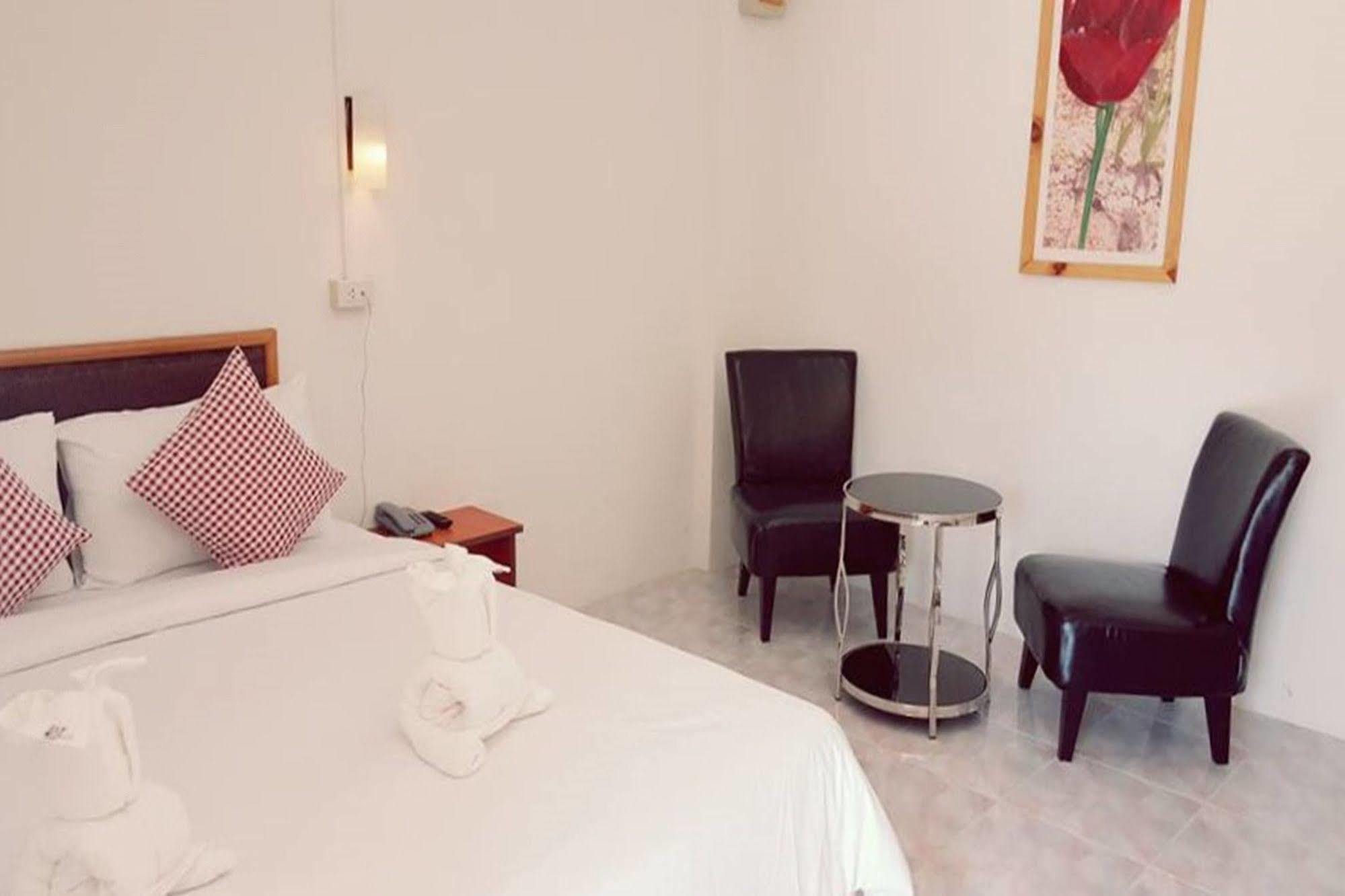 Hotel De Ratt Phuket Eksteriør bilde