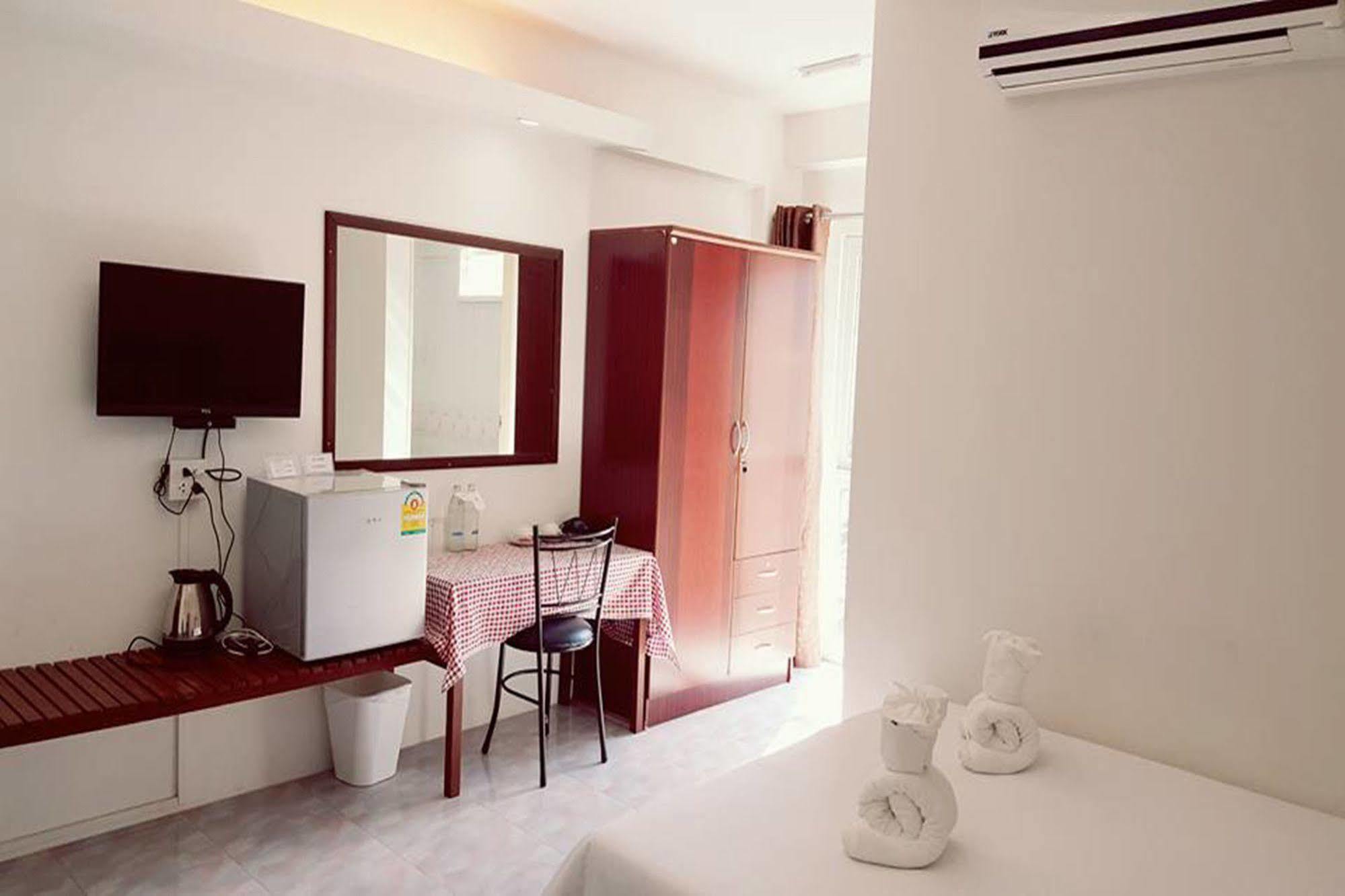 Hotel De Ratt Phuket Eksteriør bilde