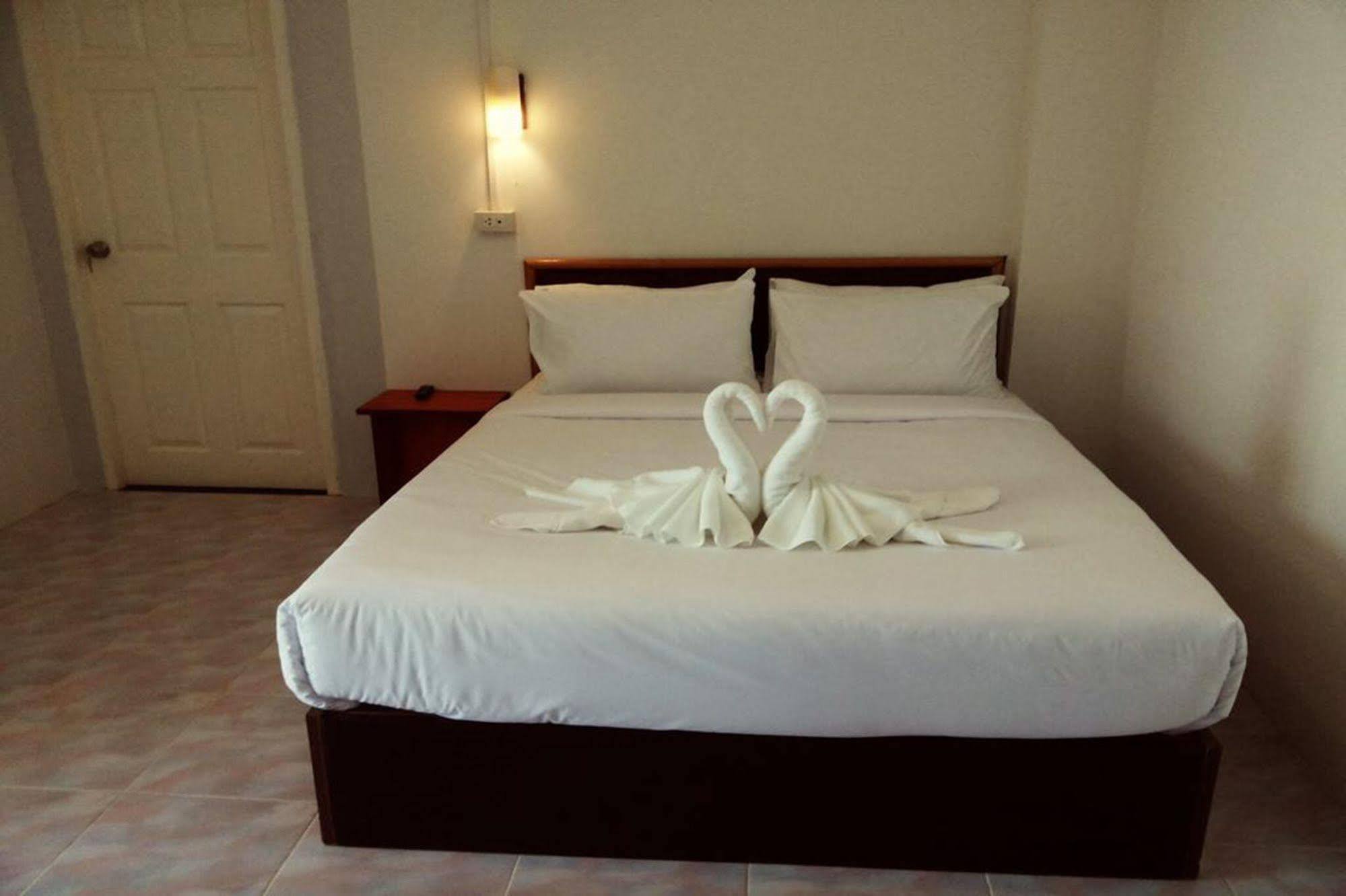 Hotel De Ratt Phuket Eksteriør bilde